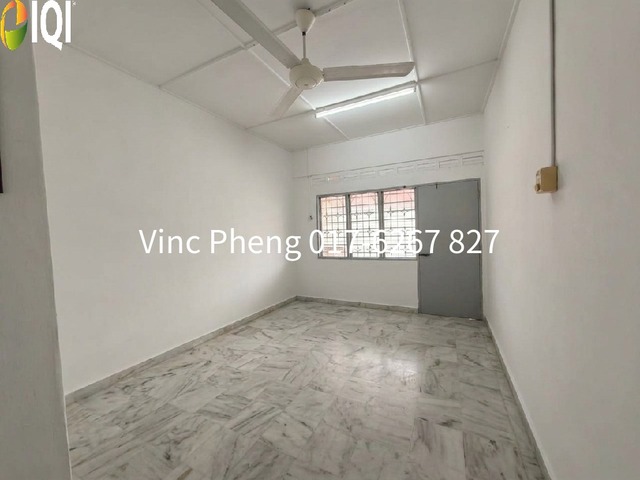 FREEHOLD 2R2B2T Double Storey Shophouse For Sale @ Taman Asean Melaka image