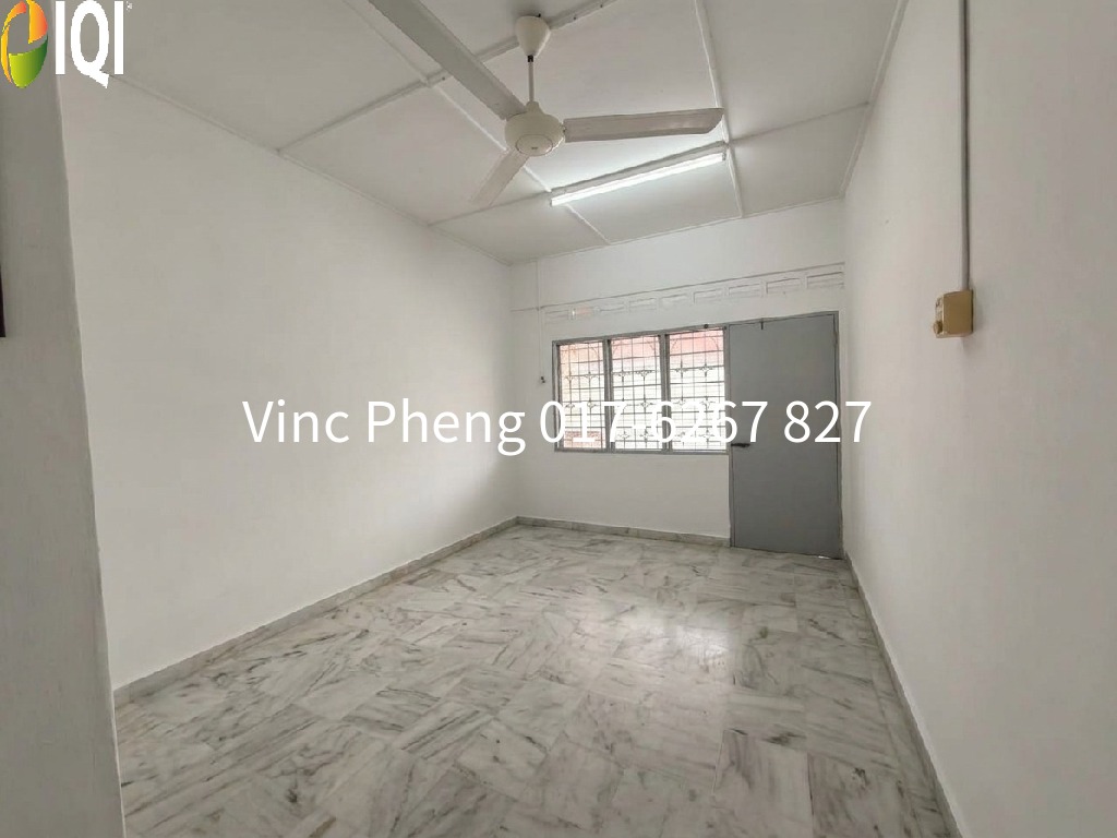 FREEHOLD 2R2B2T Double Storey Shophouse For Sale @ Taman Asean Melaka image