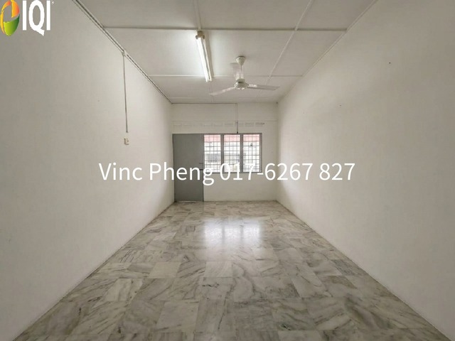 FREEHOLD 2R2B2T Double Storey Shophouse For Sale @ Taman Asean Melaka image