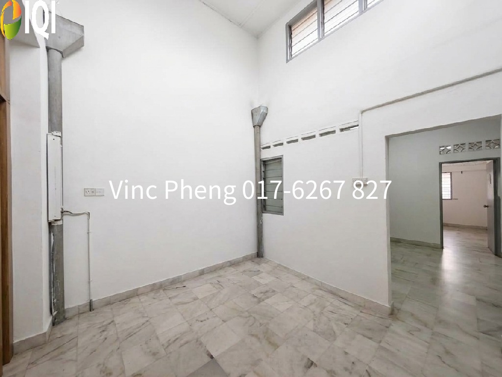 FREEHOLD 2R2B2T Double Storey Shophouse For Sale @ Taman Asean Melaka image