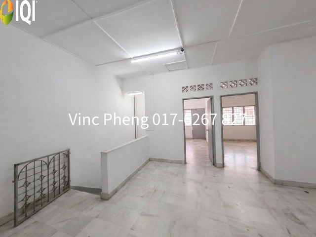 FREEHOLD 2R2B2T Double Storey Shophouse For Sale @ Taman Asean Melaka image