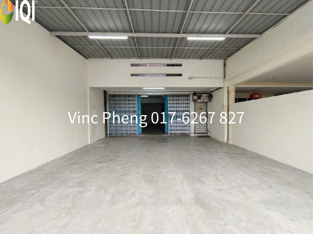 FREEHOLD 2R2B2T Double Storey Shophouse For Sale @ Taman Asean Melaka image