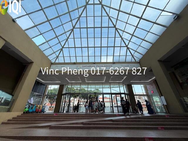 PRIME Retail Lot Near MAIN ENTRANCE For Rent @ Dataran Pahlawan Melaka photo
