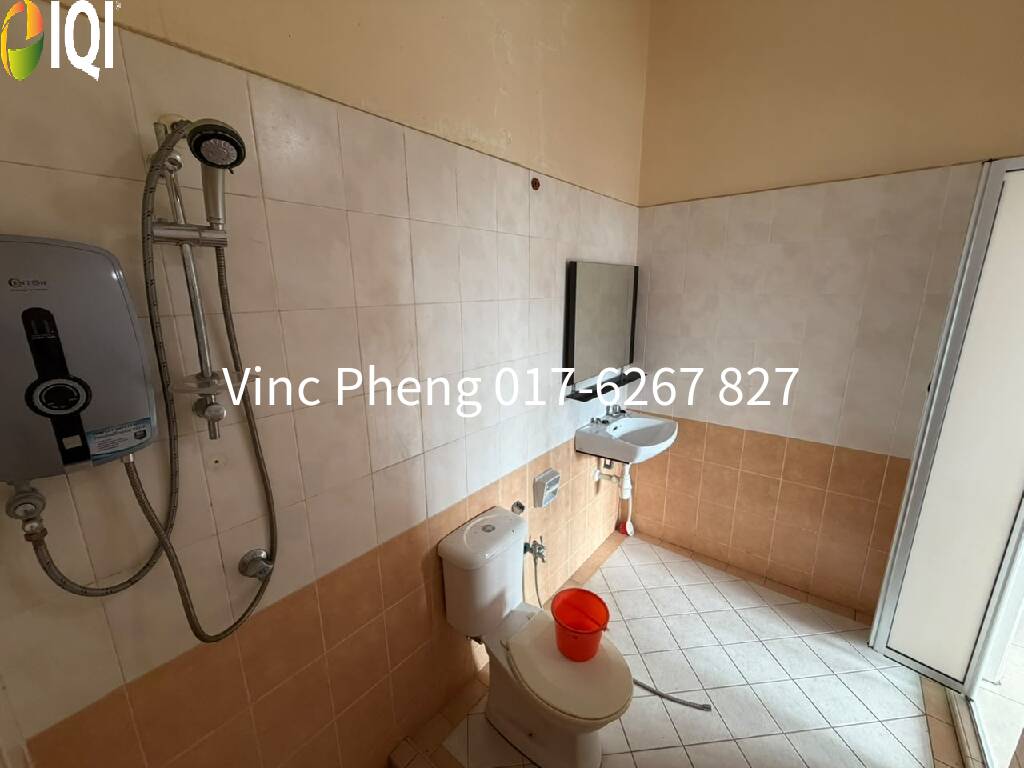 BELOW BANK VALUE! SPACIOUS Terrace House @ Semabok Perdana Melaka image