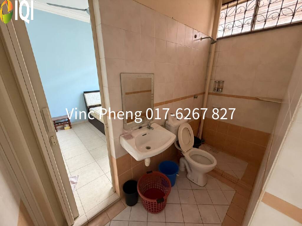 BELOW BANK VALUE! SPACIOUS Terrace House @ Semabok Perdana Melaka image