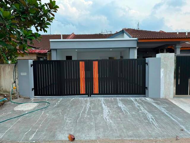 Taman Ehsan Jaya 1 Sty Terrace,Jalan Ej,Johor Bahru,Renovated,Extend photo