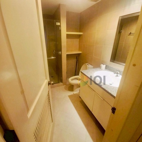 Condo for sale, Serene Place Sukhumvit 24, spacious, in the heart of the business district, near BTS Phrom Phong. image