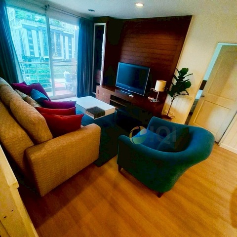 Condo for sale, Serene Place Sukhumvit 24, spacious, in the heart of the business district, near BTS Phrom Phong. image