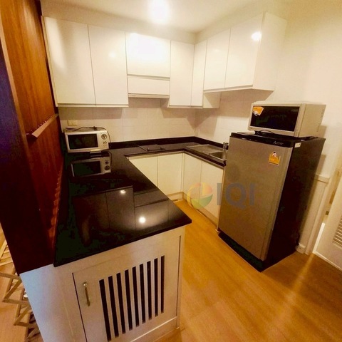 Condo for sale, Serene Place Sukhumvit 24, spacious, in the heart of the business district, near BTS Phrom Phong. image