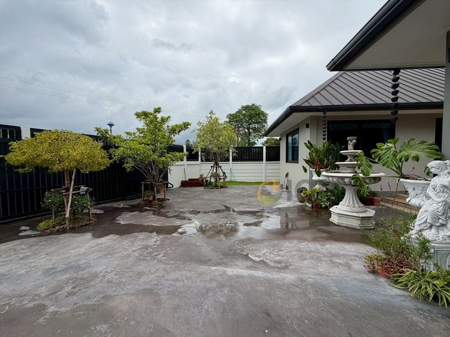 Resort Style Pool Villa for sale in Sarika Subdistrict, Mueang Nakhon Nayok  image