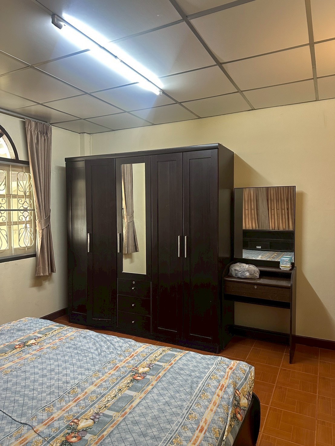Single story detached house for sale, newly renovated and ready to move in. Pla Thong Village, Srinakarin, at the beginning of Soi Sridan 4, near the Yellow Line BTS. image