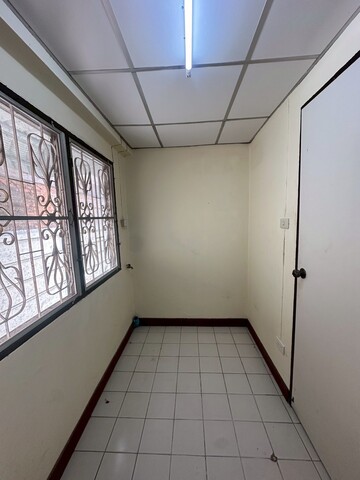 Single story detached house for sale, newly renovated and ready to move in. Pla Thong Village, Srinakarin, at the beginning of Soi Sridan 4, near the Yellow Line BTS. image