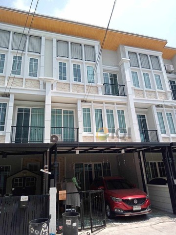 3-story townhome for sale, very good condition, ready to move in. Golden City Chaengwattana-Pakkret project. photo