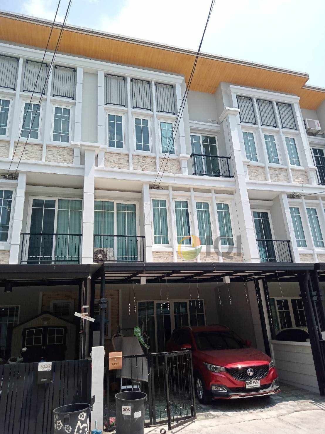 3-story townhome for sale, very good condition, ready to move in. Golden City Chaengwattana-Pakkret project. image