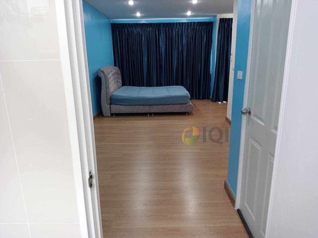 3-story townhome for sale, very good condition, ready to move in. Golden City Chaengwattana-Pakkret project. image