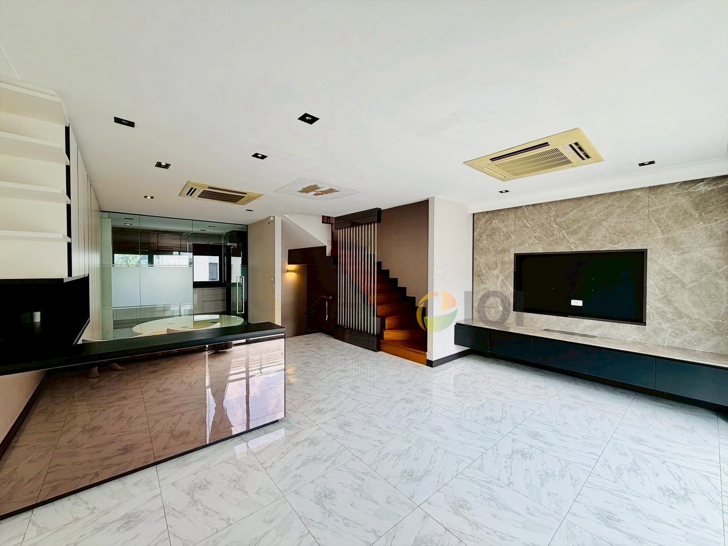 Luxury 4-story home office for sale in Enterprize Park, Bangna-Trat Road. Fully furnished with built-in features, ready to move in immediately. image