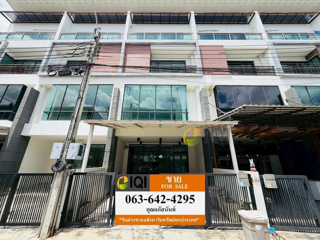 Luxury 4-story home office for sale in Enterprize Park, Bangna-Trat Road. Fully furnished with built-in features, ready to move in immediately. photo