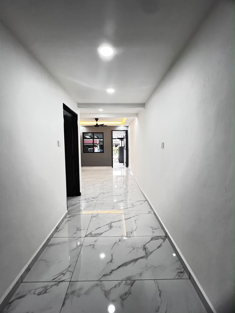 Taman Skudai Baru 2 Sty Low Cost,Jalan Hang Tuah,Skudai,Renovated image
