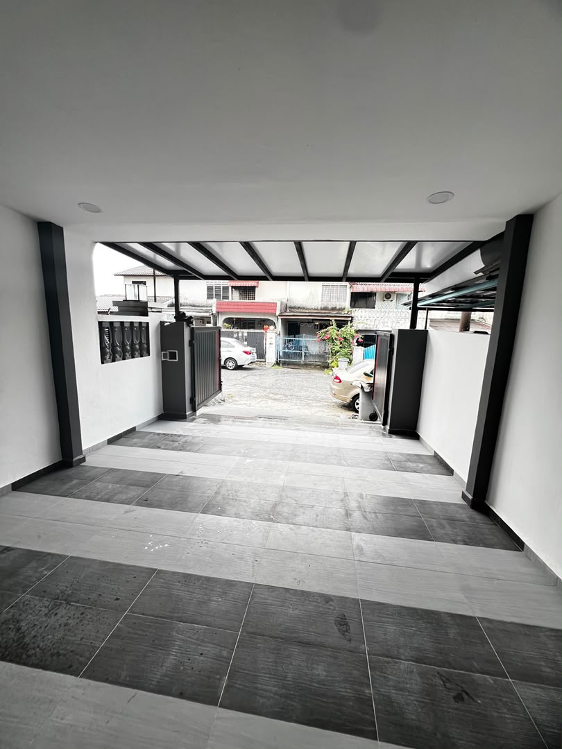 Taman Skudai Baru 2 Sty Low Cost,Jalan Hang Tuah,Skudai,Renovated image