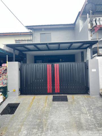 Taman Skudai Baru 2 Sty Low Cost,Jalan Hang Tuah,Skudai,Renovated image