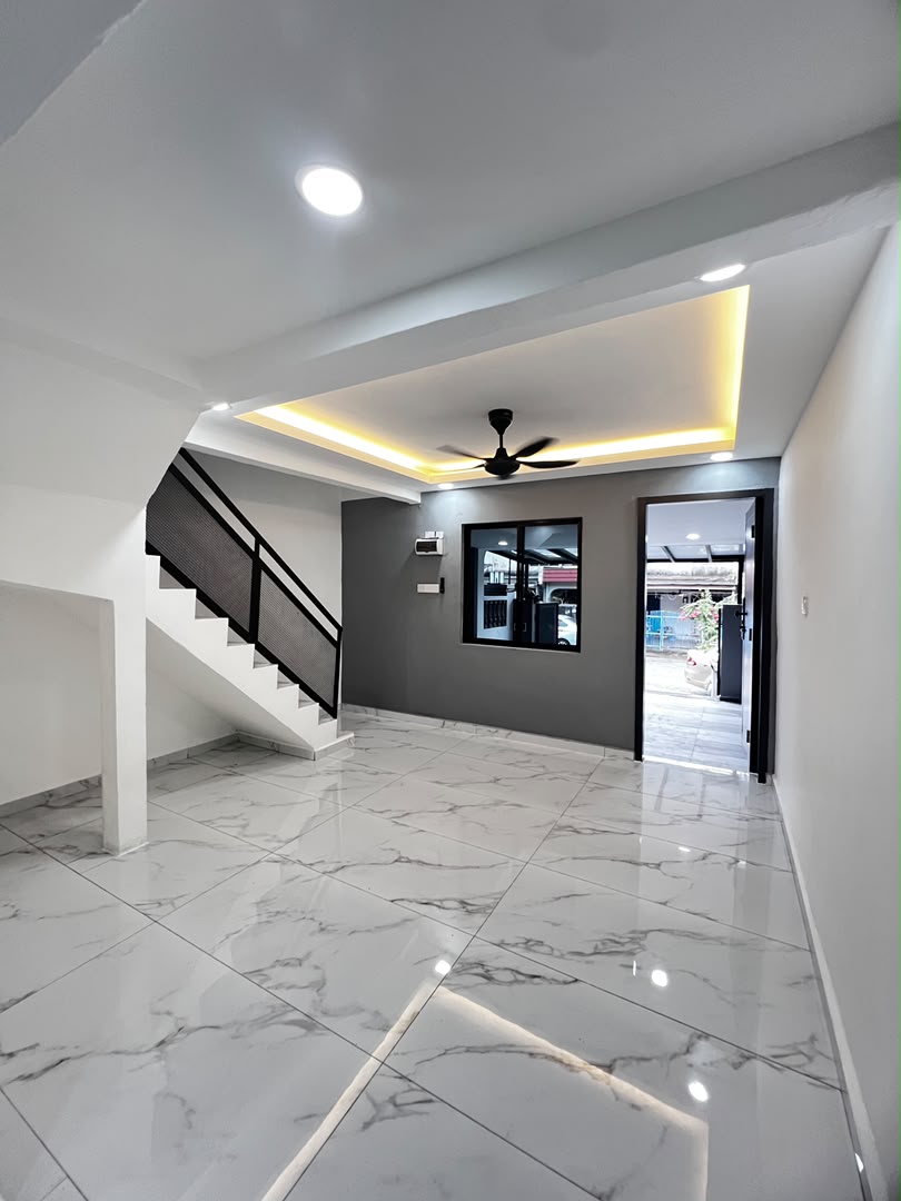 Taman Skudai Baru 2 Sty Low Cost,Jalan Hang Tuah,Skudai,Renovated image