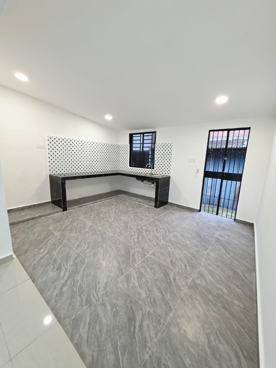 Taman Megah Ria 2 Sty Low Cost,Jalan Bayan,Masai,Full Loan,Extend image