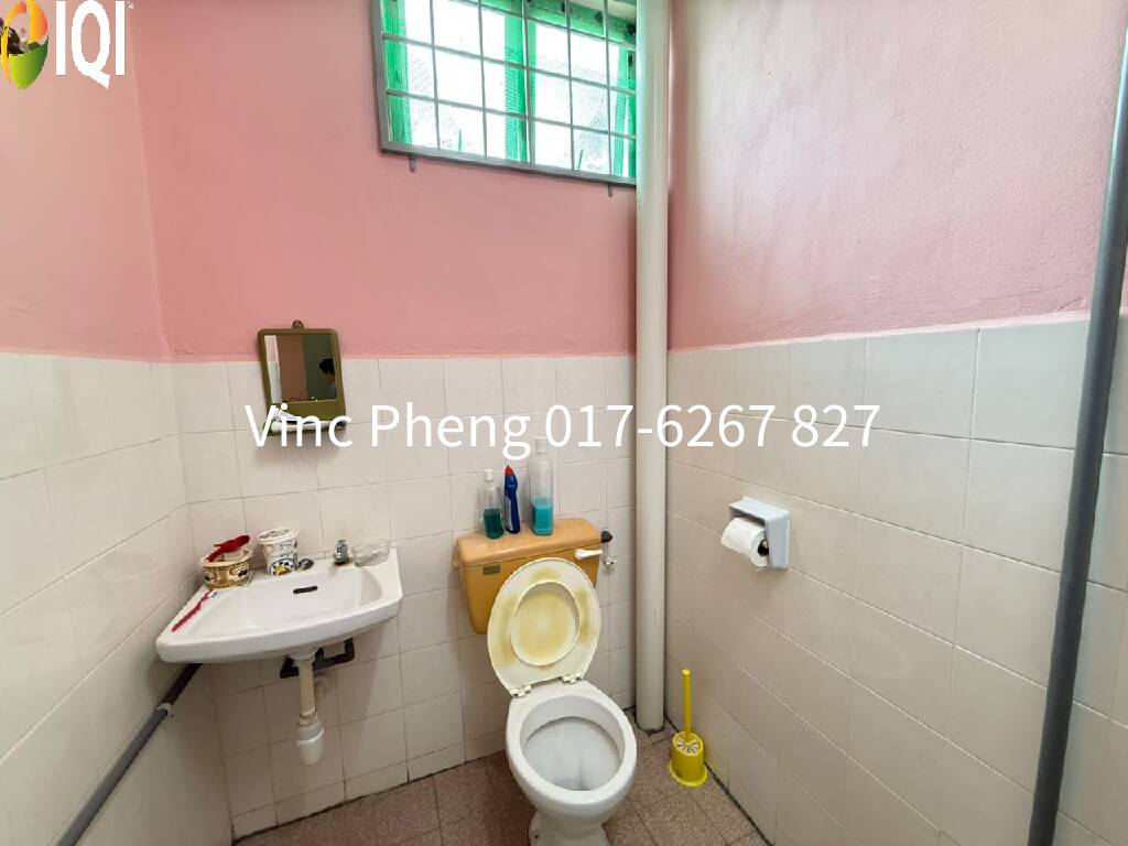 VALUE BUY! FACING PADANG Double Storey Terrace @ Bukit Katil image