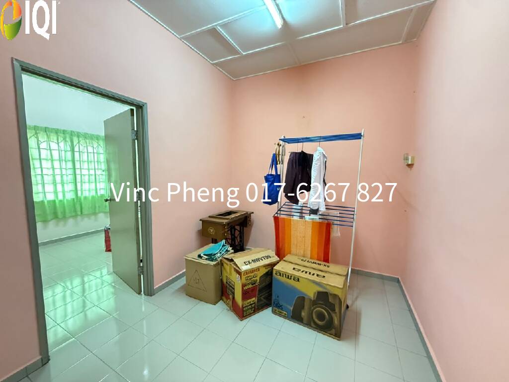 VALUE BUY! FACING PADANG Double Storey Terrace @ Bukit Katil image