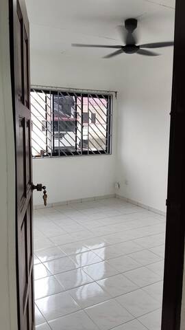 Taman Damai Jaya 2 Sty Low Cost,Jalan Aman,Skudai,Renovated,Extend image