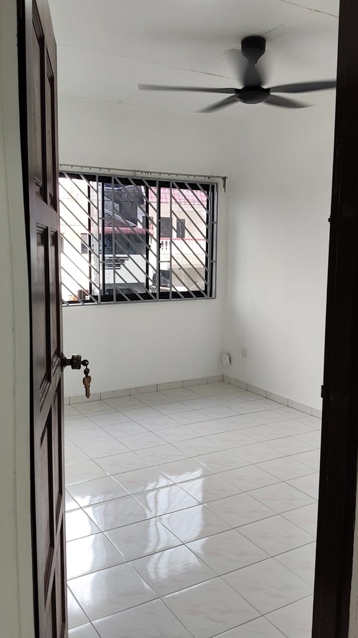 Taman Damai Jaya 2 Sty Low Cost,Jalan Aman,Skudai,Renovated,Extend image