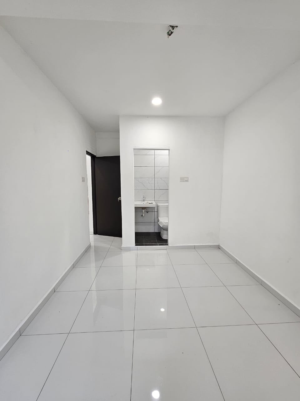 Taman Ungku Tun Aminah 1 Sty Terrace,Jalan Laksamana,Skudai,Renovated image