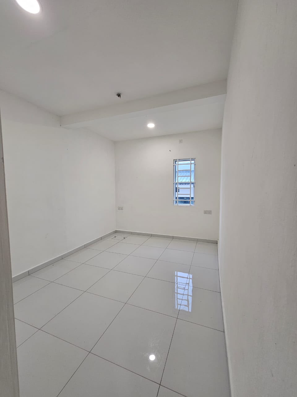 Taman Ungku Tun Aminah 1 Sty Terrace,Jalan Laksamana,Skudai,Renovated image