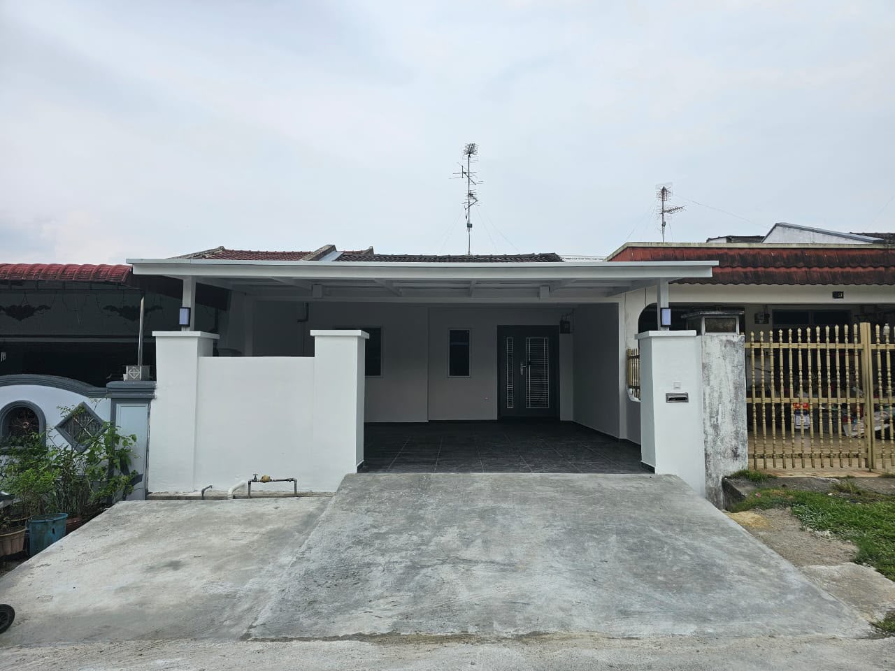 Taman Ungku Tun Aminah 1 Sty Terrace,Jalan Laksamana,Skudai,Renovated image