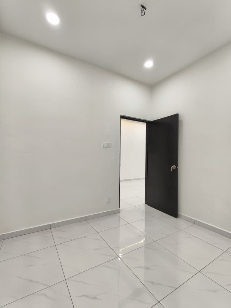 Desa Cemerlang 1 Sty Terrace,Jalan Kekabu,Ulu Tiram,Renovated,Extend image