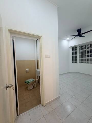Bandar Putra Single Storey Terrace,Jalan Tiong,Kulai,Renovated,Extend image