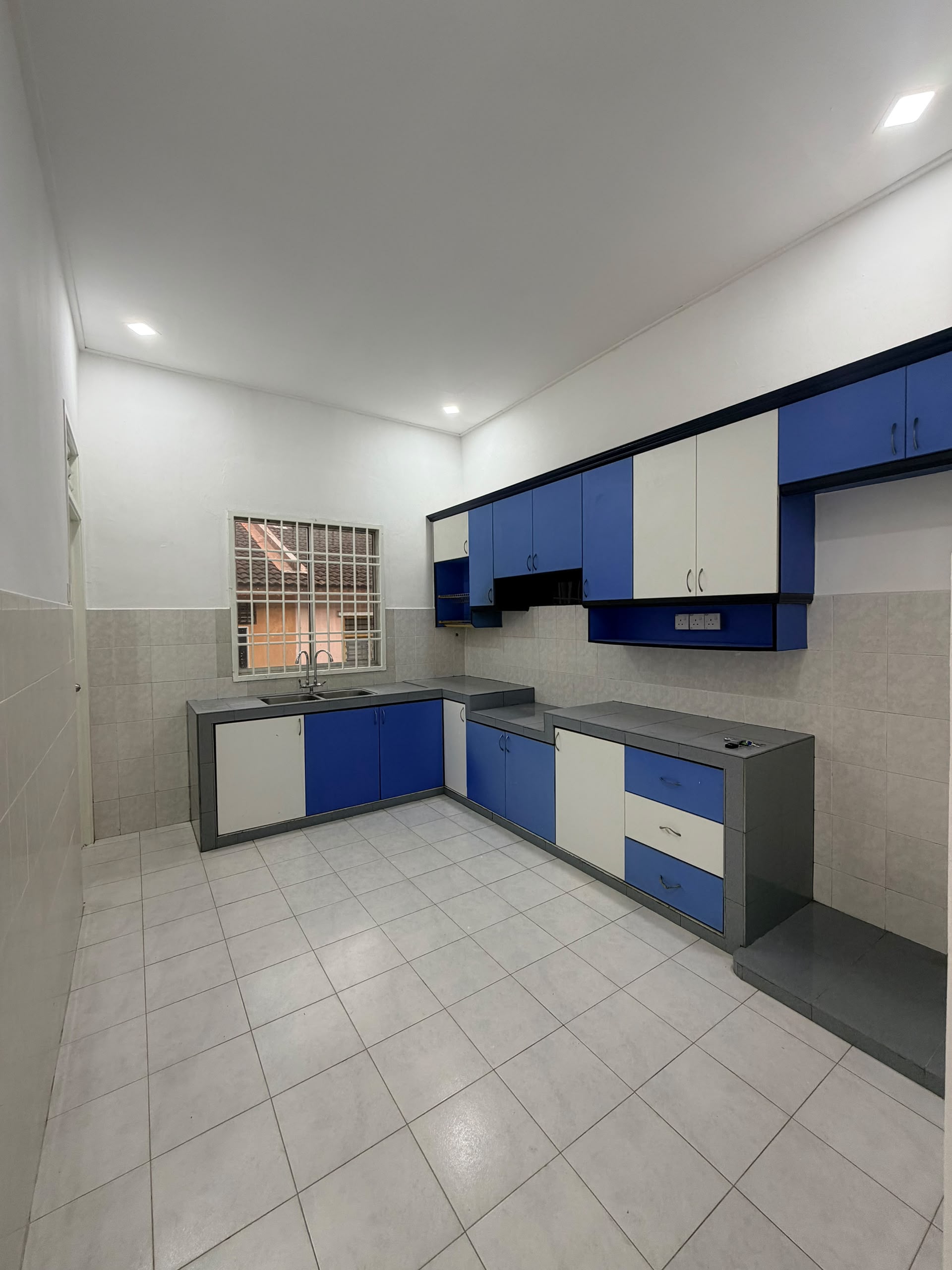 Bandar Putra Single Storey Terrace,Jalan Tiong,Kulai,Renovated,Extend image