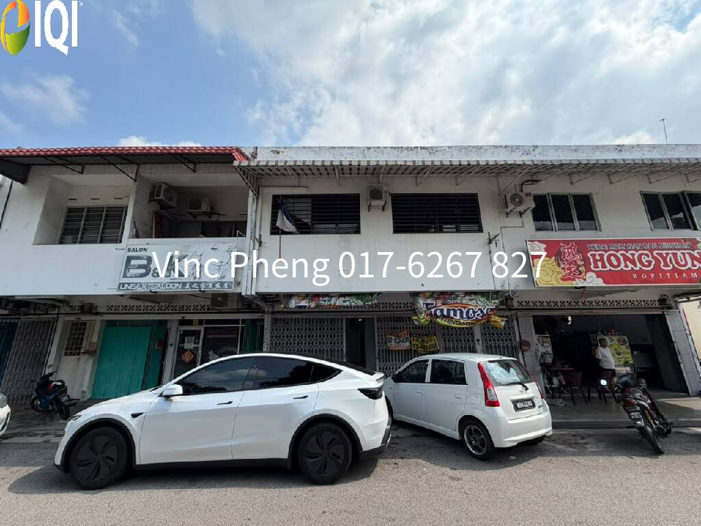 PRIME 22'x80' Shoplot Near Mature Housing Area at  Taman Melaka Baru image