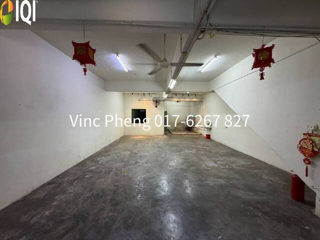STRATEGIC MOVE-IN READY Shoplot for Rent @ Taman Melaka Baru image