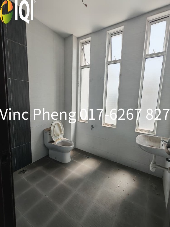 NEW BARE SPACIOUS 40x80 Semi-D For Sale @ Klebang Utama Melaka image
