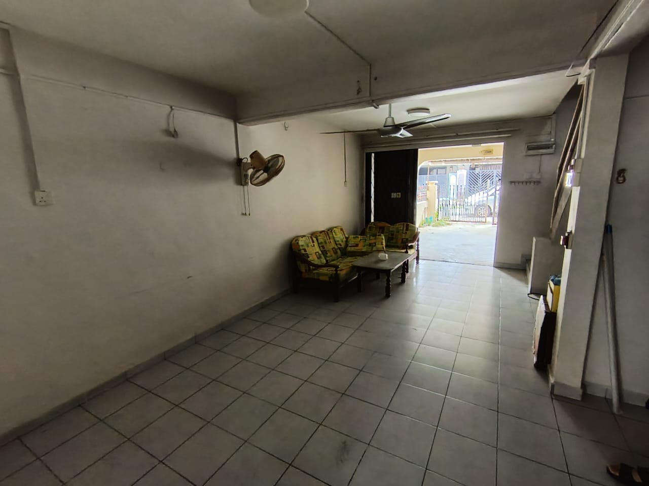 Taman Muhibbah 2 Sty Low Cost,Jalan Jambu Mawar,Saleng,Kulai,Renovated image