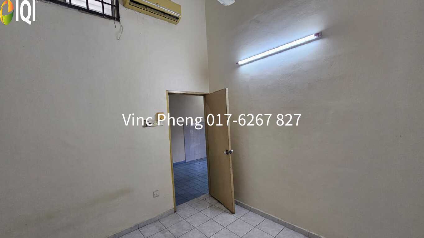 STRATEGIC Single Storey Terrace For Sale @ Pulau Gadong Perdana image