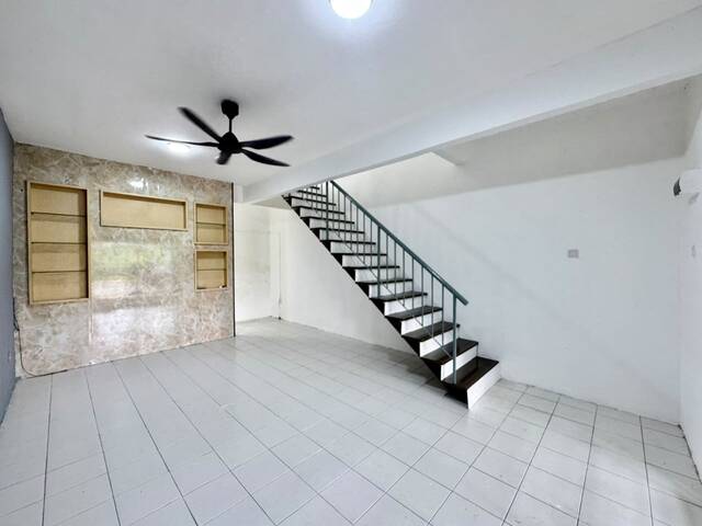 Scientex Kulai 2 Sty Medium Cost,Kelapa Sawit,Johor Bahru,Renovated image