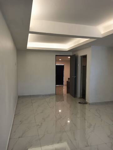 Taman Utama 2 Sty Low Cost,Jalan Utama,Pekan Nanas,Renovated,Full Loan image