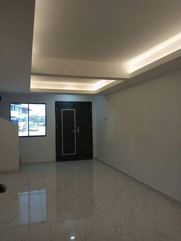 Taman Utama 2 Sty Low Cost,Jalan Utama,Pekan Nanas,Renovated,Full Loan image
