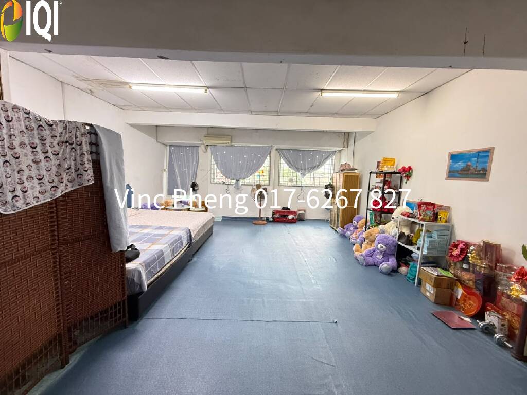 BELOW RM290K! 1.5 Storey Shoplot with RENTAL INCOME @ Batu Berendam image