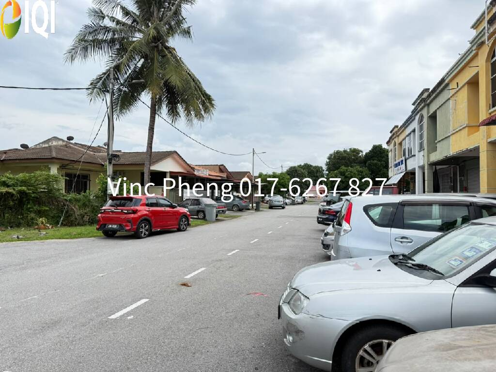 BELOW RM290K! 1.5 Storey Shoplot with RENTAL INCOME @ Batu Berendam image