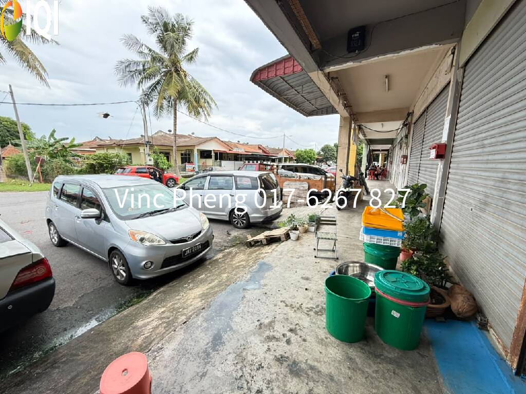 BELOW RM290K! 1.5 Storey Shoplot with RENTAL INCOME @ Batu Berendam image