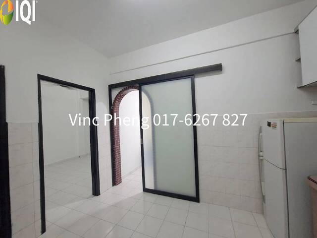 WELL-MAINTAINED GROUND FLOOR Apartment @ Cheng Ria image