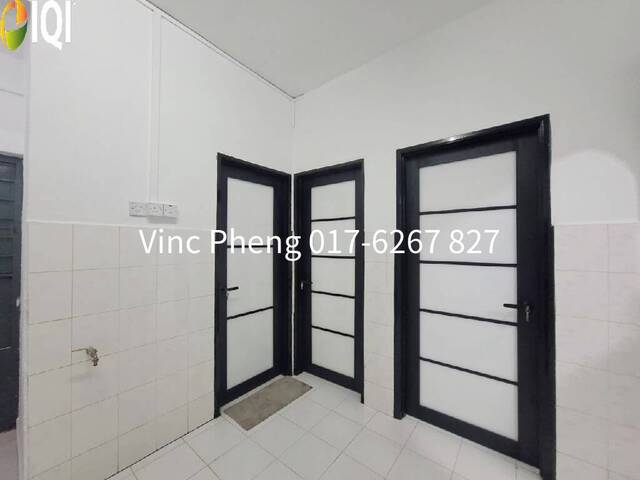 WELL-MAINTAINED GROUND FLOOR Apartment @ Cheng Ria image