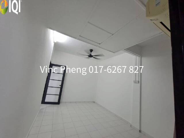 WELL-MAINTAINED GROUND FLOOR Apartment @ Cheng Ria image